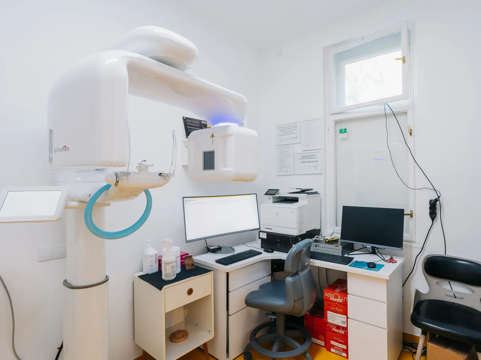 Aparatul de radiologie CBCT din clinica D'Institute, pentru radiografia panoramică și tomografie