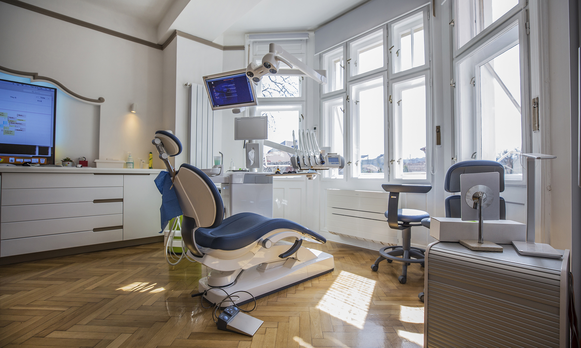 implanturi dentare, clinica stomatologica D`Institute Cluj