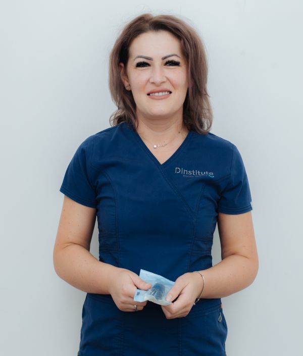 Alina Iclezan, asistent medical @ Dinstitute clinica stomatologica